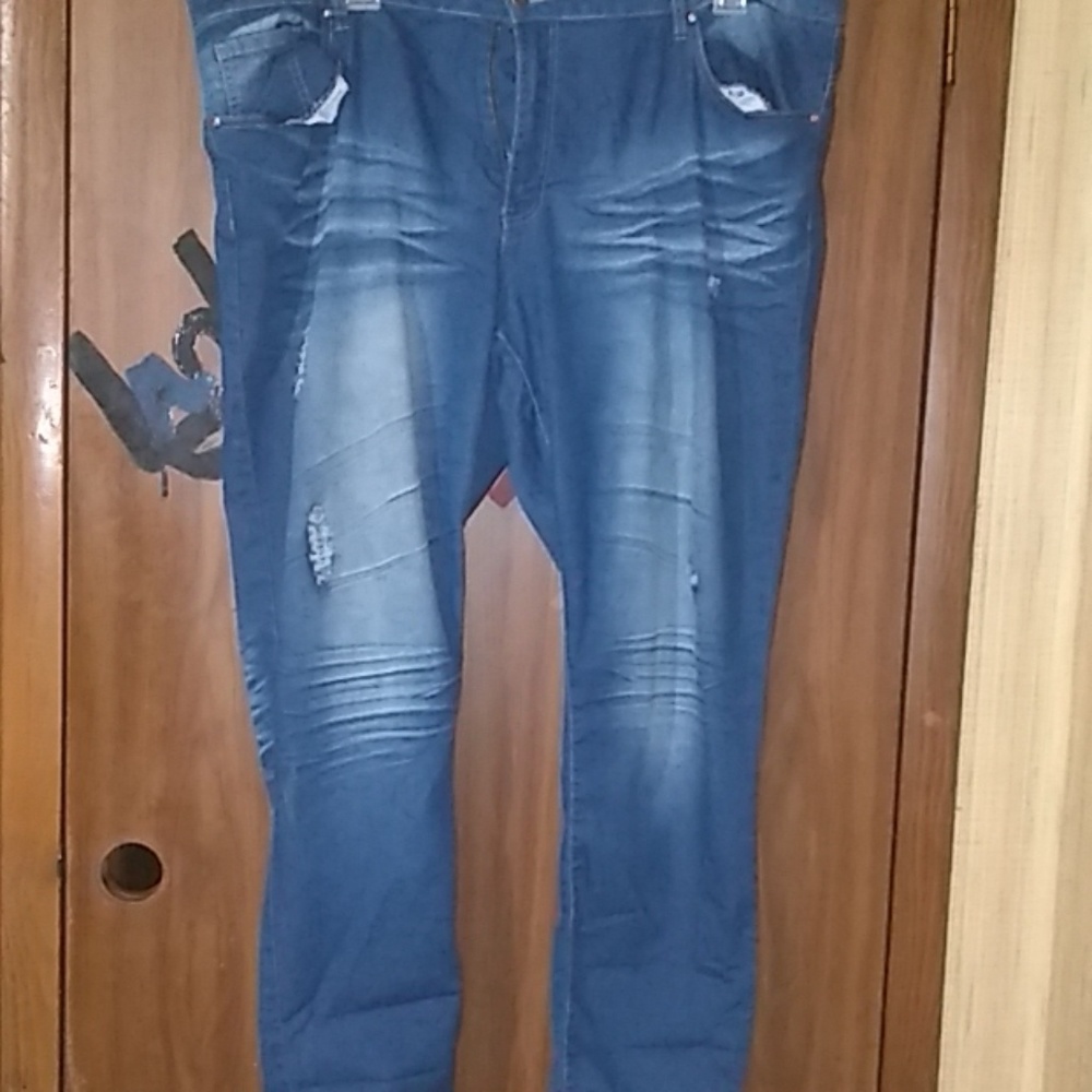 Plus size detailed jeans